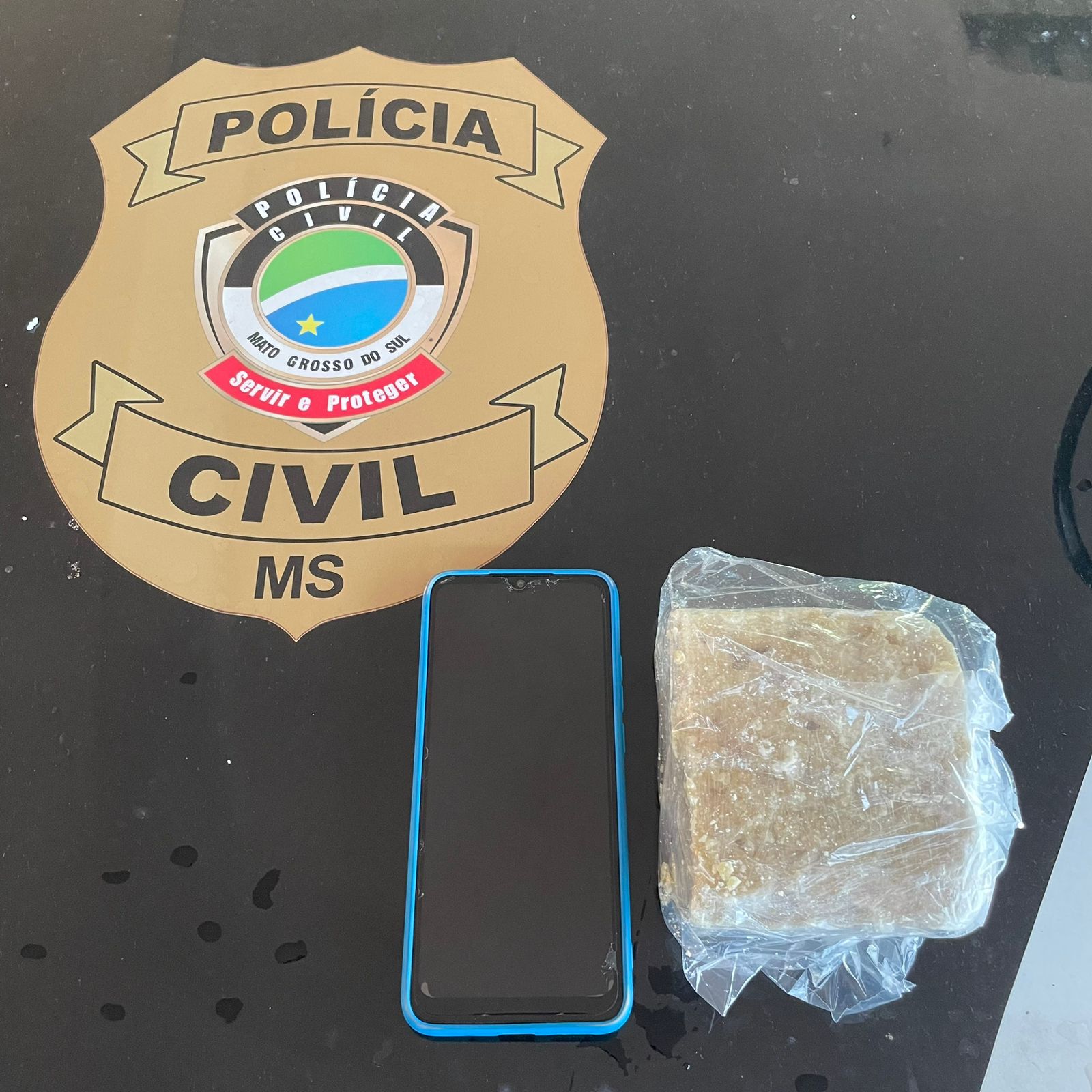 Crack apreendido está avaliado em R$ 12 mil - Foto: Polícia Civil/Divulgação